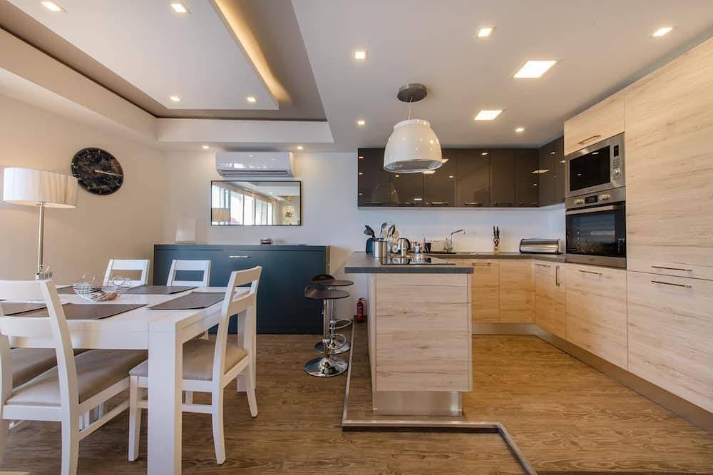 Foto 10 von 30: Stylish Seaview Apartment In a Prime Location