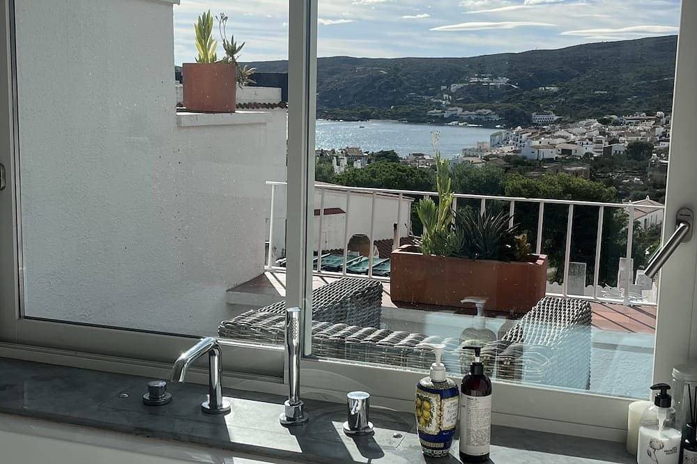 Foto 7 von 26: Villa like an oasis with Mediterranean garden and heated pool in Cadaqués