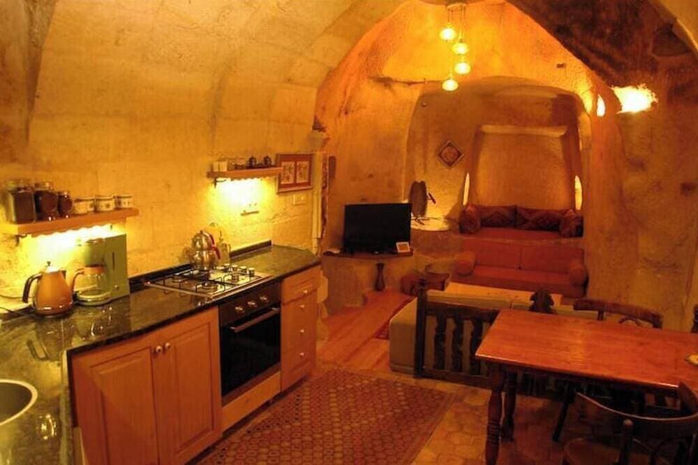 Anitya Cave House with Turkish Bath – Historic Winery Retreat 1
