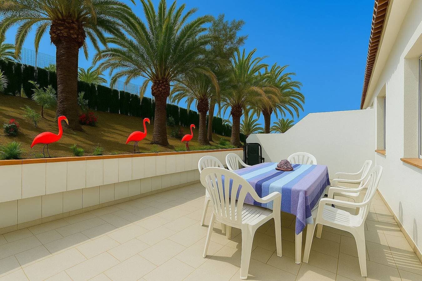 Foto 8 von 35: Ferienwohnung 'Apto Jardin Del Sol Beach' mit Gemeinschaftspool, Wi-Fi und Klimaanlage