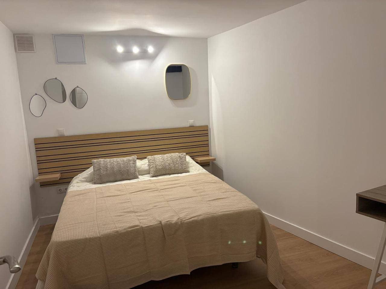 Foto 6 von 36: Two-Room Apartment