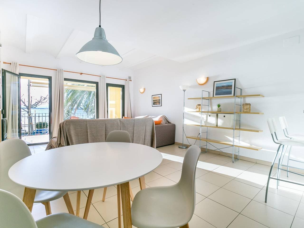 Foto 5 von 20: Helles 1-Zimmer-Apartment direkt am Strand in Roses
