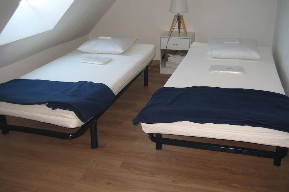 Foto 4 von 16: ---- Holzchalet ----