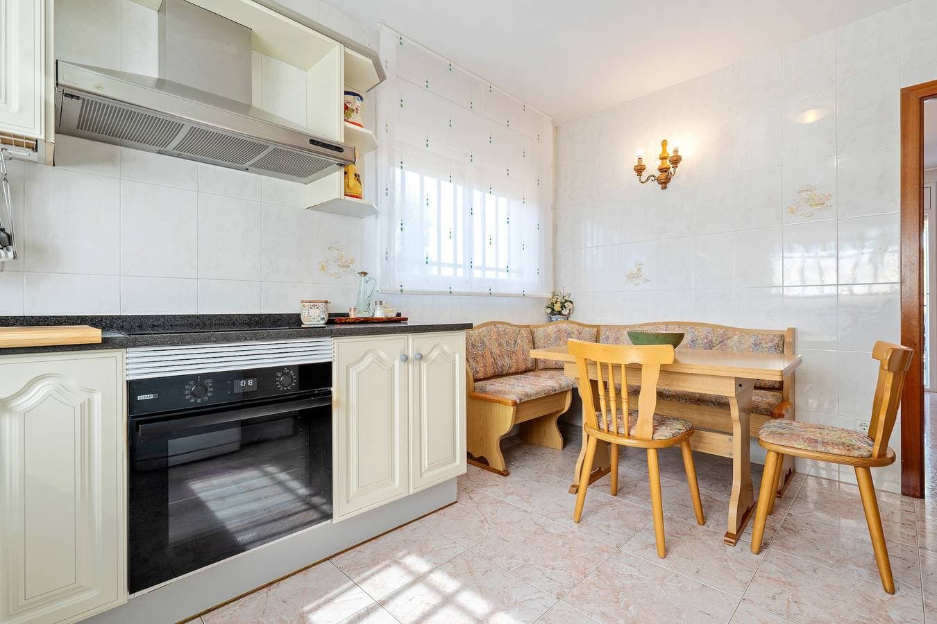 Foto 9 von 33: Ferienhaus 'Anglada' mit Meerblick, privatem Pool und Klimaanlage