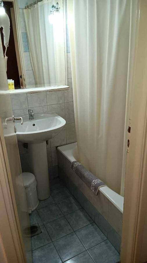 Foto 5 von 7: Economy Double Room