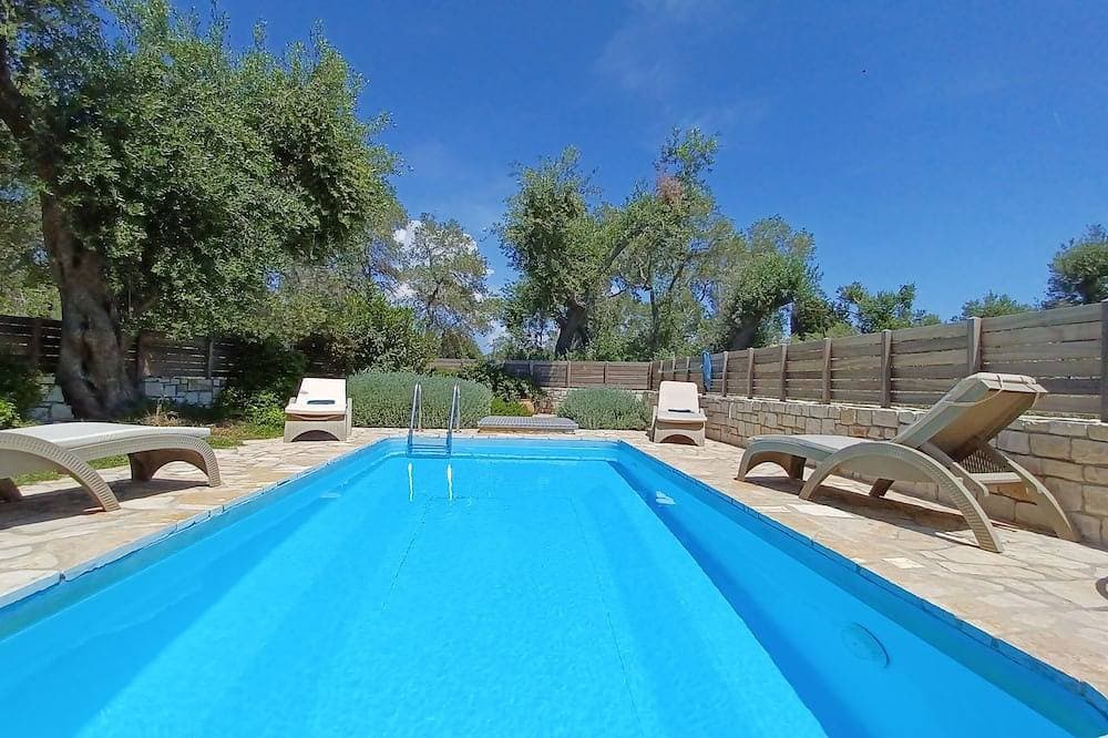 Neu - Charmantes typisches Haus mit privatem Pool in einem Olivengarten 1