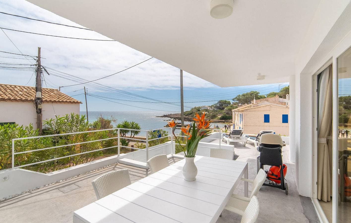 Foto 4 von 43: Gemütliches Apartment am Strand mit Klimaanlage, Terrasse und Grill