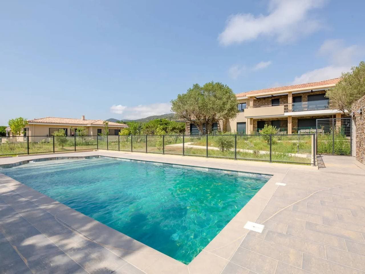 Foto 3 von 15: Ferienwohnung für 4 Personen mit Pool