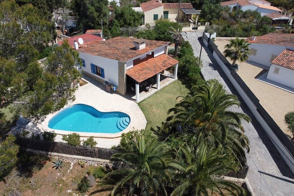 Foto 7 von 30: Villa/ Chalet. Private swimming pool.