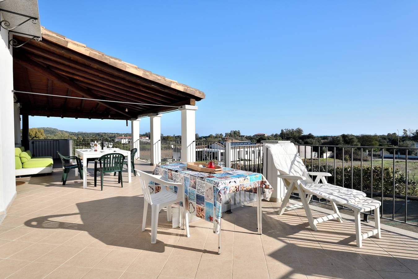 Foto 2 von 20: Ferienhaus "Marina Holiday" mit Meerblick, 2 privaten Terrassen und WLAN