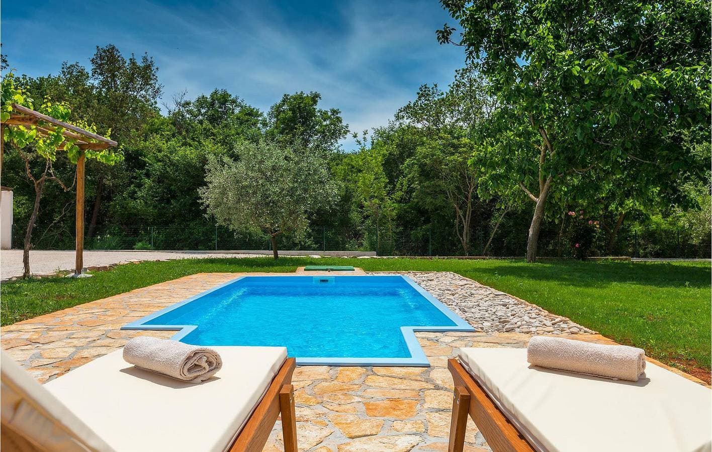 Foto 7 von 47: Gemütliche 1-Zimmer-Wohnung mit Pool, WLAN und Parkplatz in der Nähe der Küste von Ližnjan