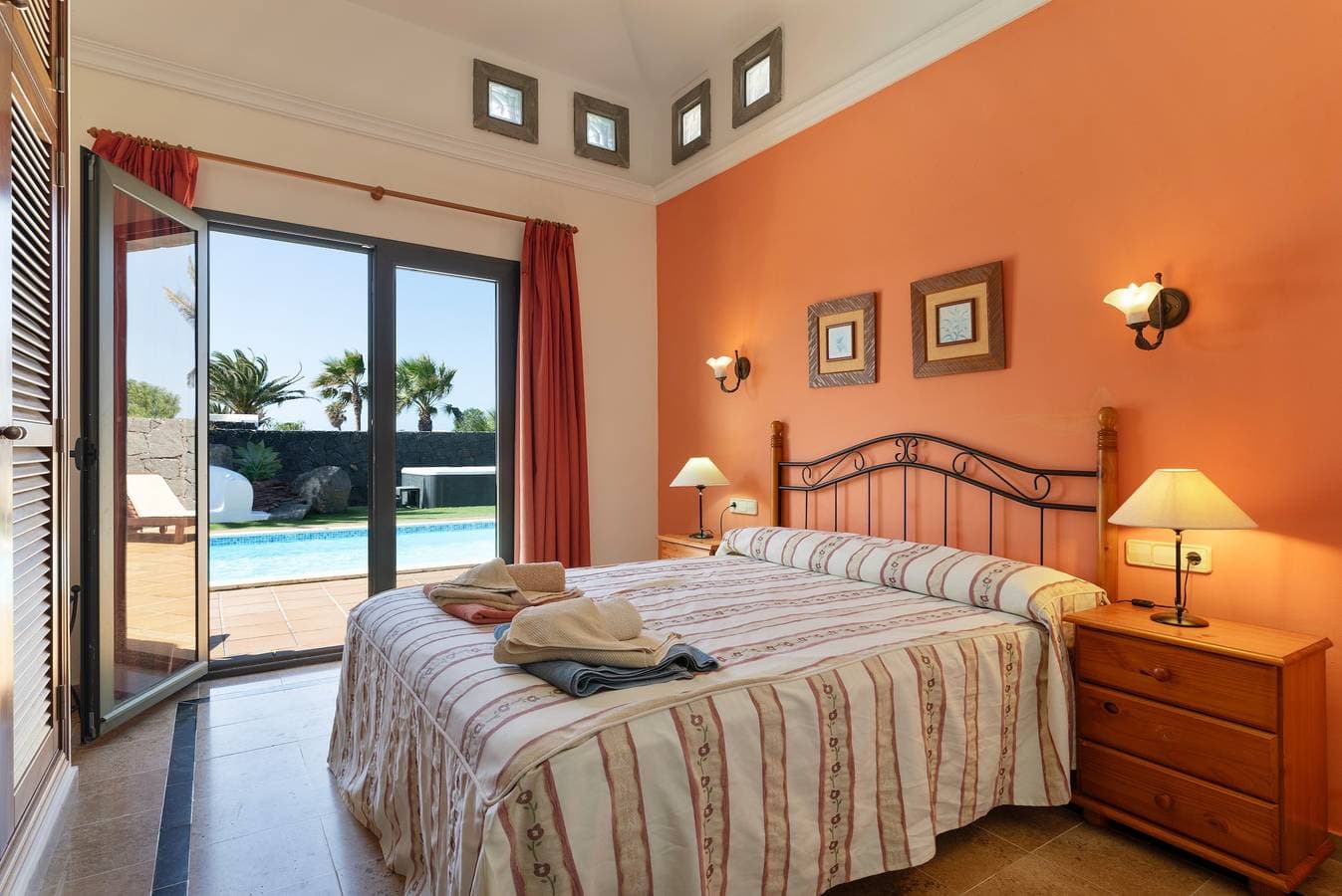 Foto 13 von 29: Ferienvilla 'Carabela 83' mit Bergblick, privatem Pool und WLAN