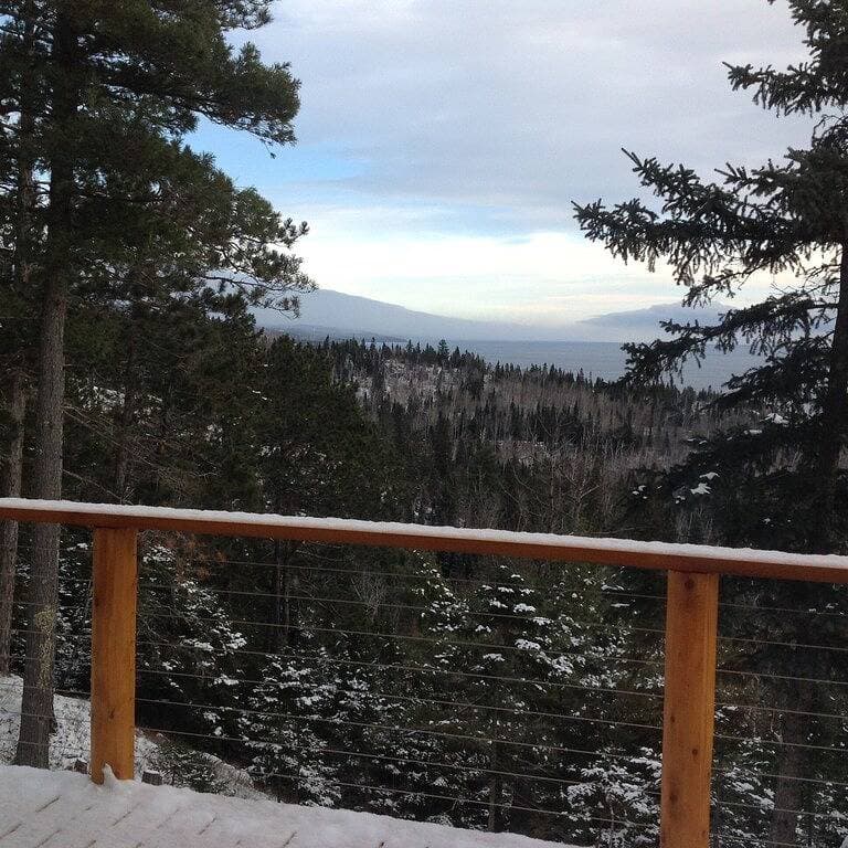 Foto 4 von 49: Tettegouche Cedar Log Cabin Unglaubliche Aussicht auf den Oberen See