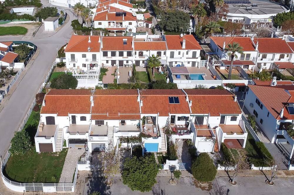 Foto 12 von 27: Vila Ramalhete W/ 3 Bdr & Balcony by LovelyStay