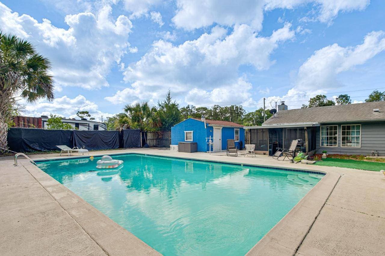 Homosassa Getaway w/ Pool & Refreshed Lanai 1