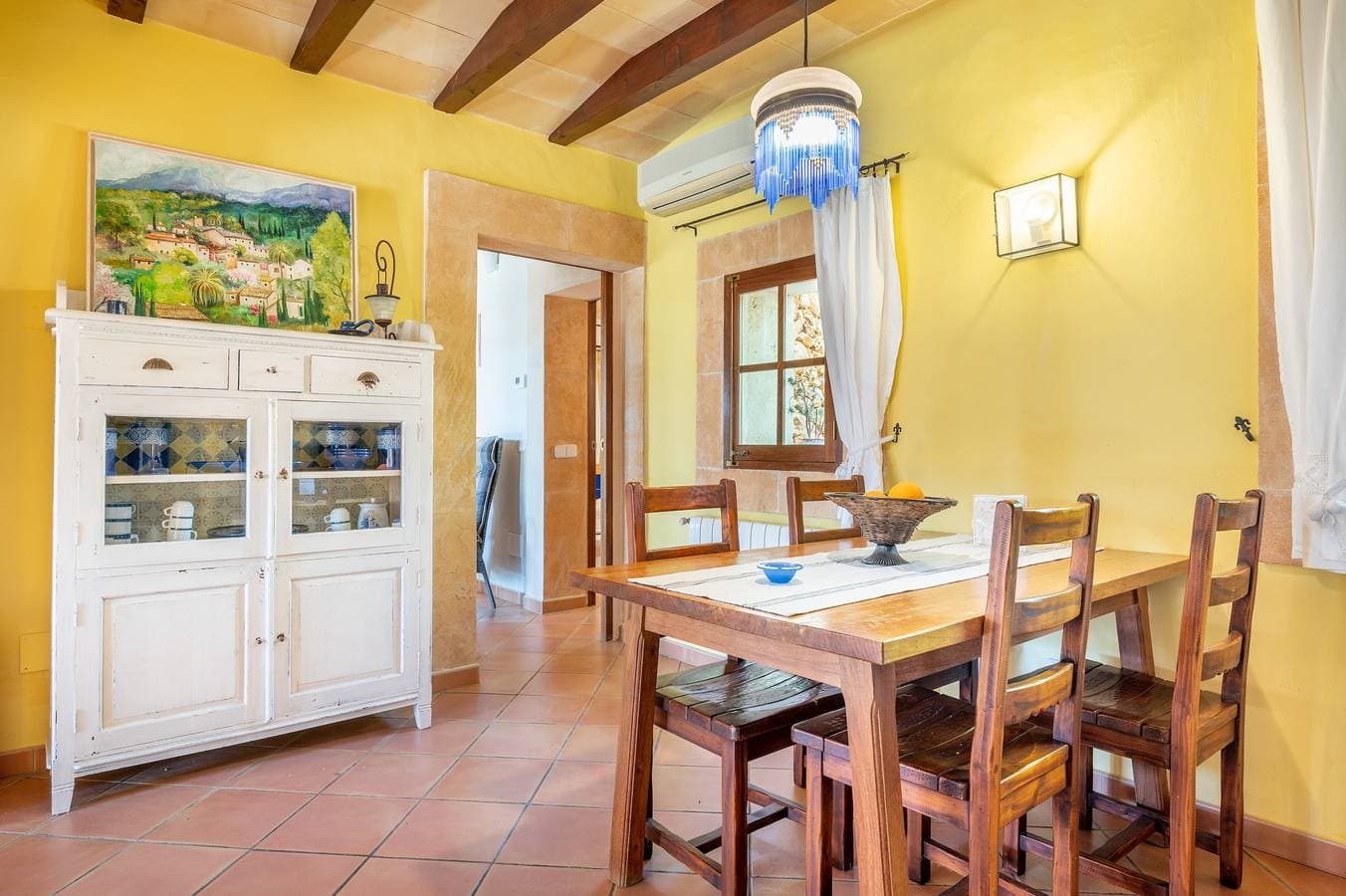 Foto 10 von 25: Ferienhaus Ses Tendes mit WLAN, Klimaanlage, Pool, Garten und Terrasse; Parkplatz vorhanden