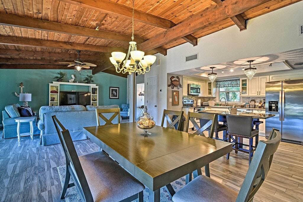 Foto 7 von 33: Riverfront Home w / Dock - 1 Mi zum Homosassa St. Park