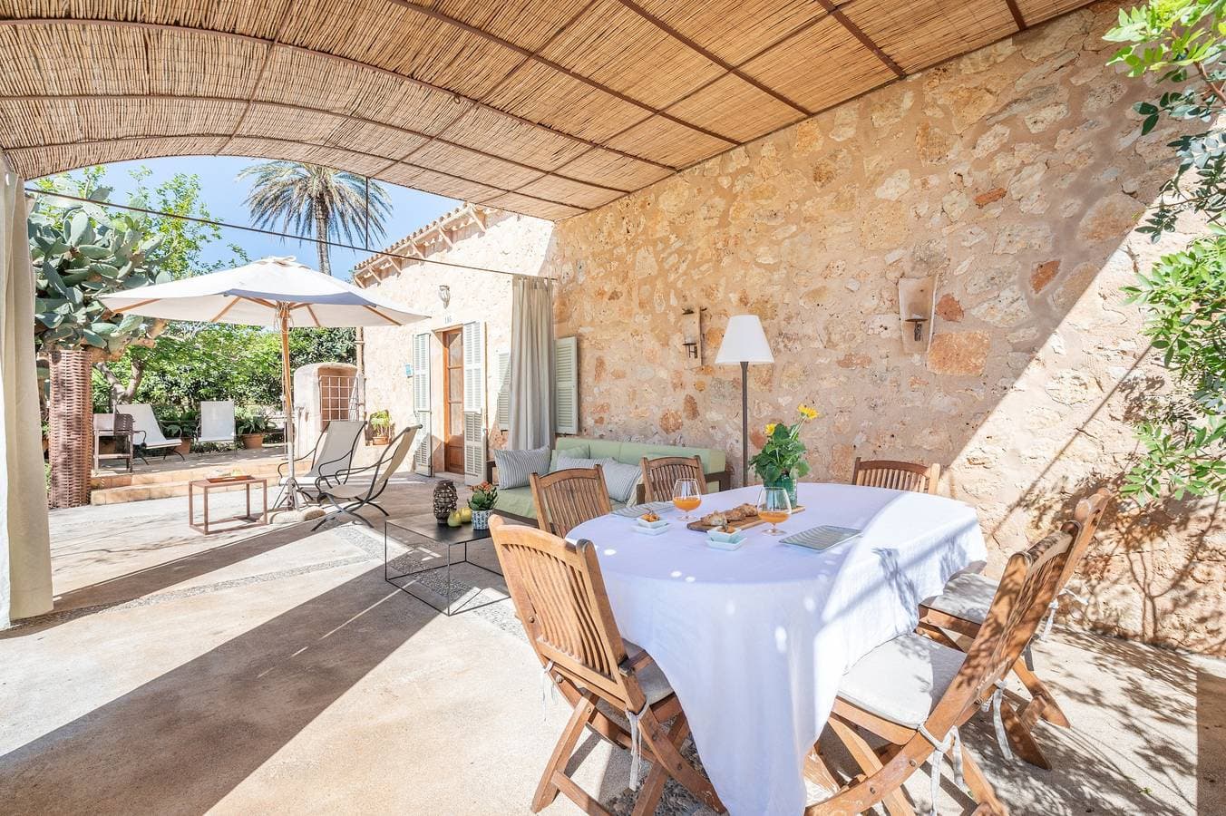 Foto 4 von 24: Villa „Es Lledoner 2“ mit Bergblick, Gemeinschaftspool und WLAN
