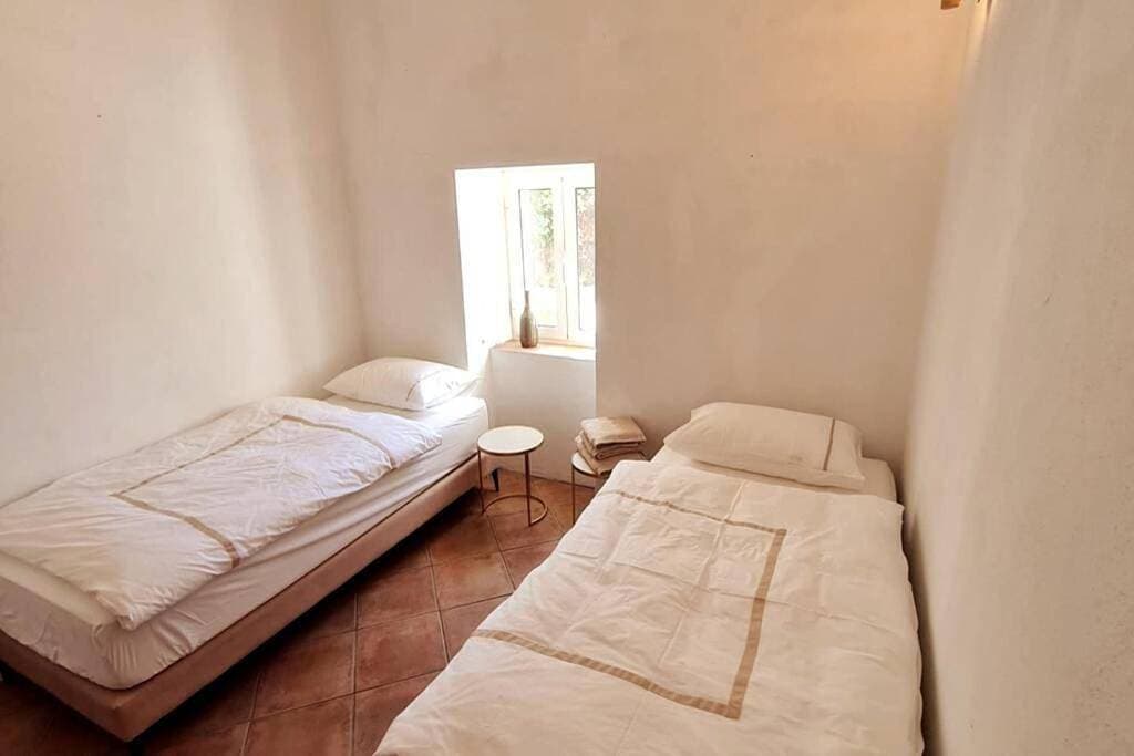 Foto 9 von 28: Three-Bedroom House