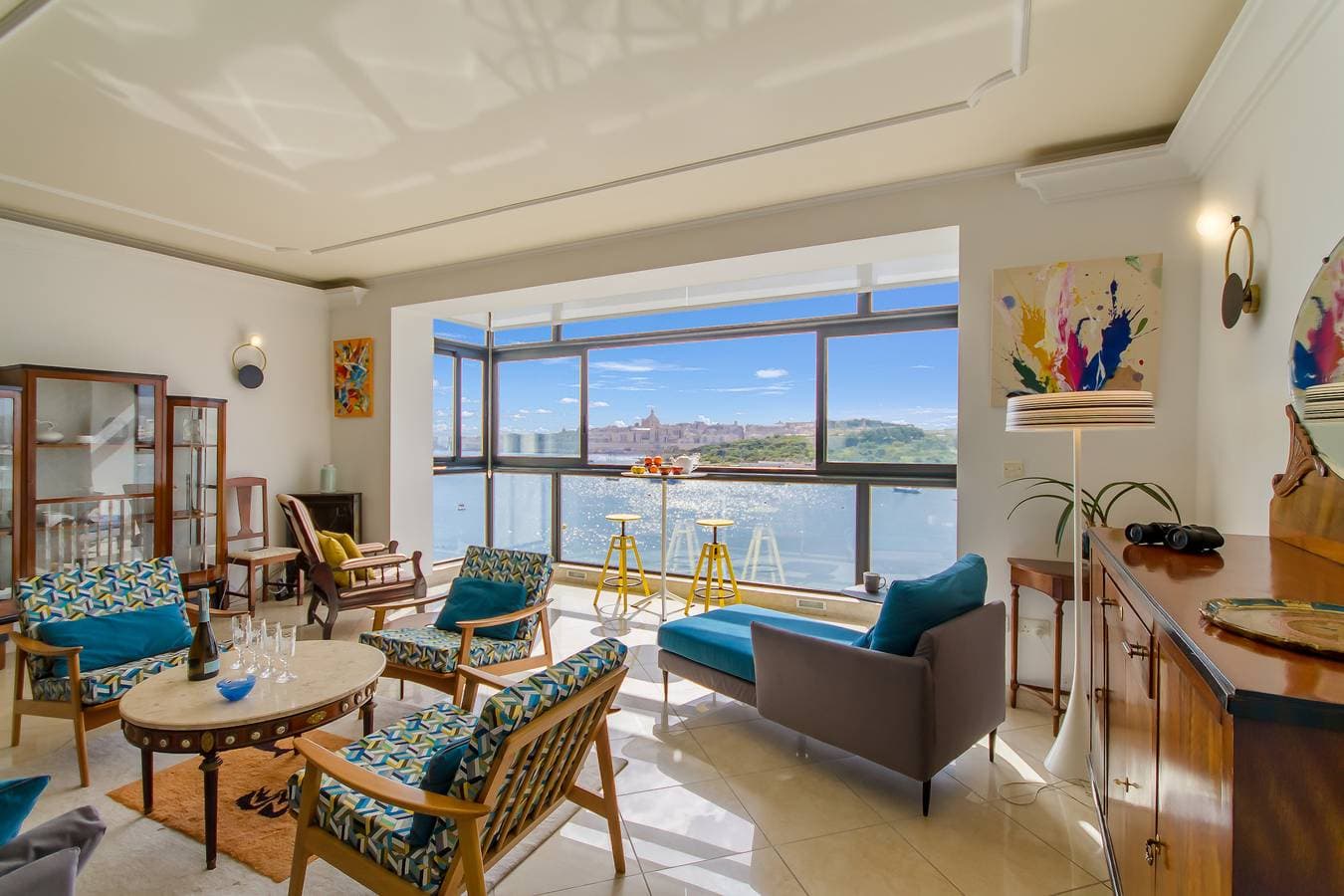 Foto 10 von 33: A Magnificent Sunny Seafront Apart Sliema