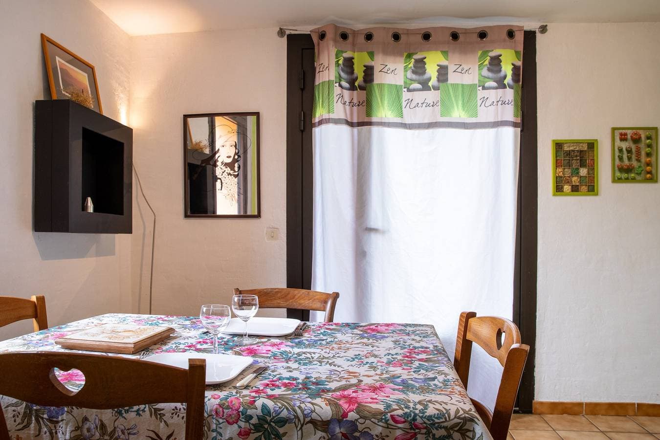 Foto 8 von 22: Ferienwohnung 'Studio avec Jardin à Bagneres' mit Bergblick, privater Terrasse und Wi-Fi