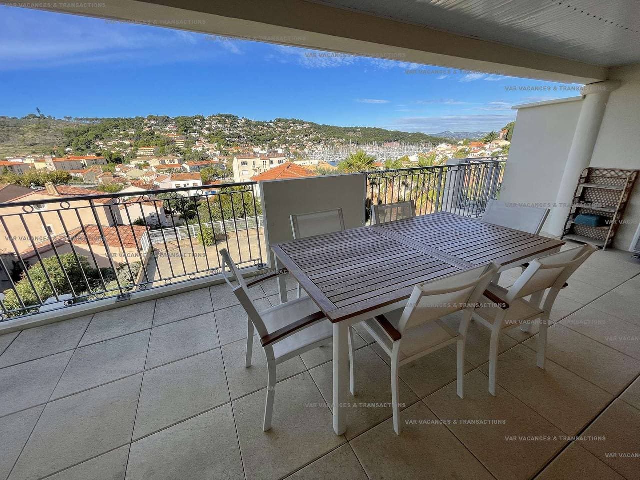 Foto 2 von 19: Große Terrasse mit Meerblick, neuer Wohnsitz, alles zu Fuß