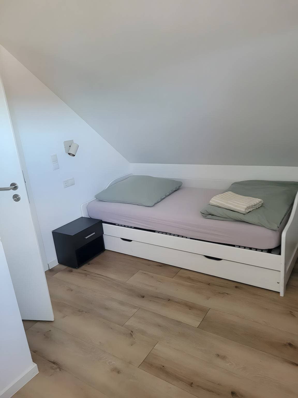 Foto 13 von 16: Ferienhaus 'Sam' mit Seeblick, privater Terrasse und WLAN