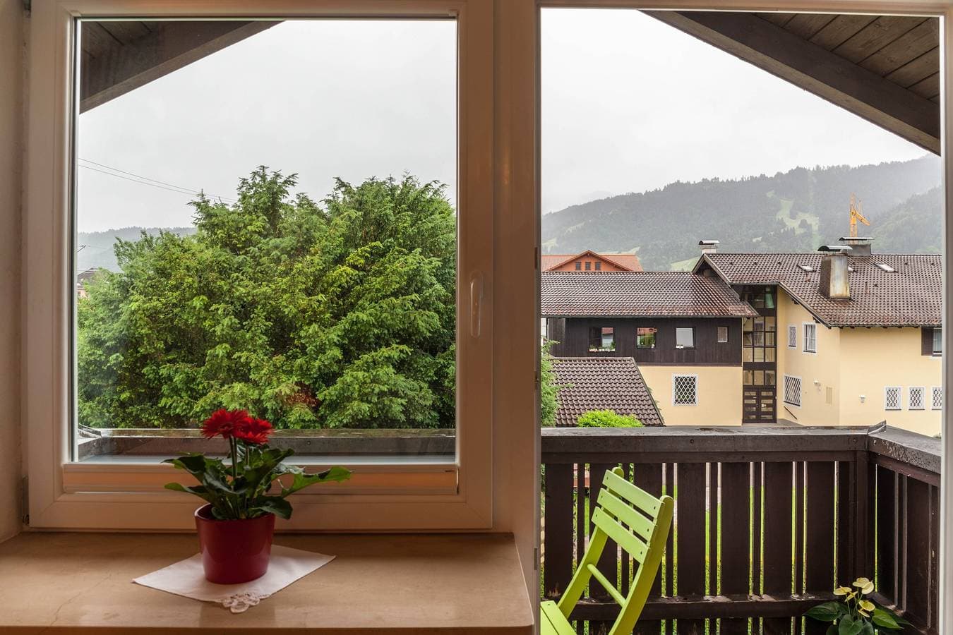 Foto 4 von 25: Ferienwohnung Brigitte in Garmisch-Partenkirchen mit Blick auf die Berge