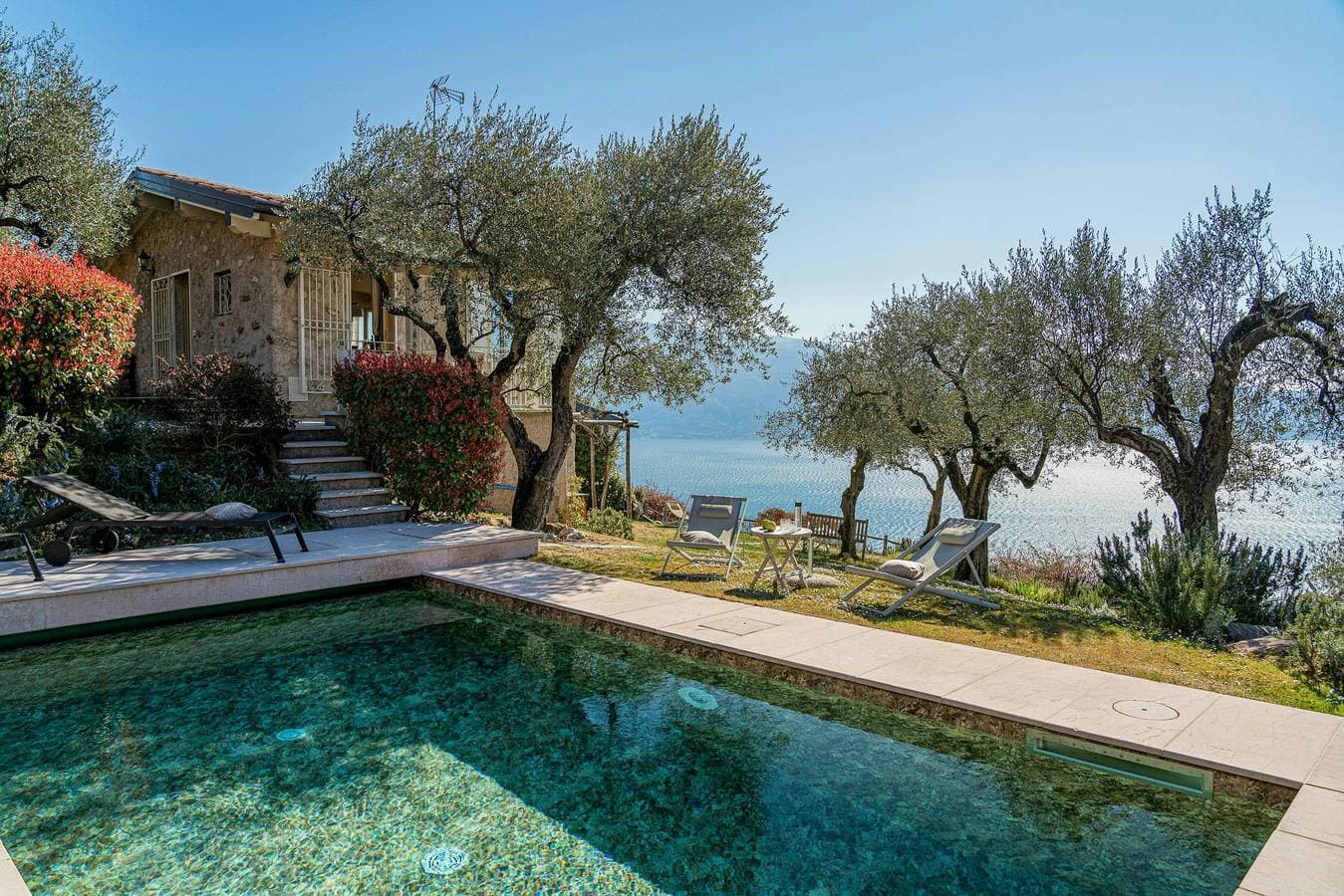 Ferienwohnung in einer Villa mit Pool am Gardasee 1