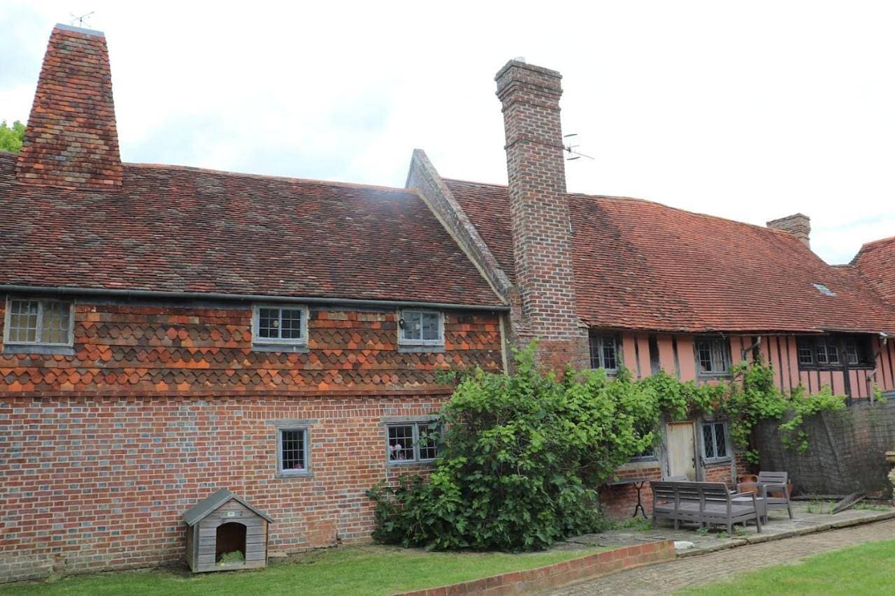 Delightful 4BD Home full of Flair Edenbridge Kent 1