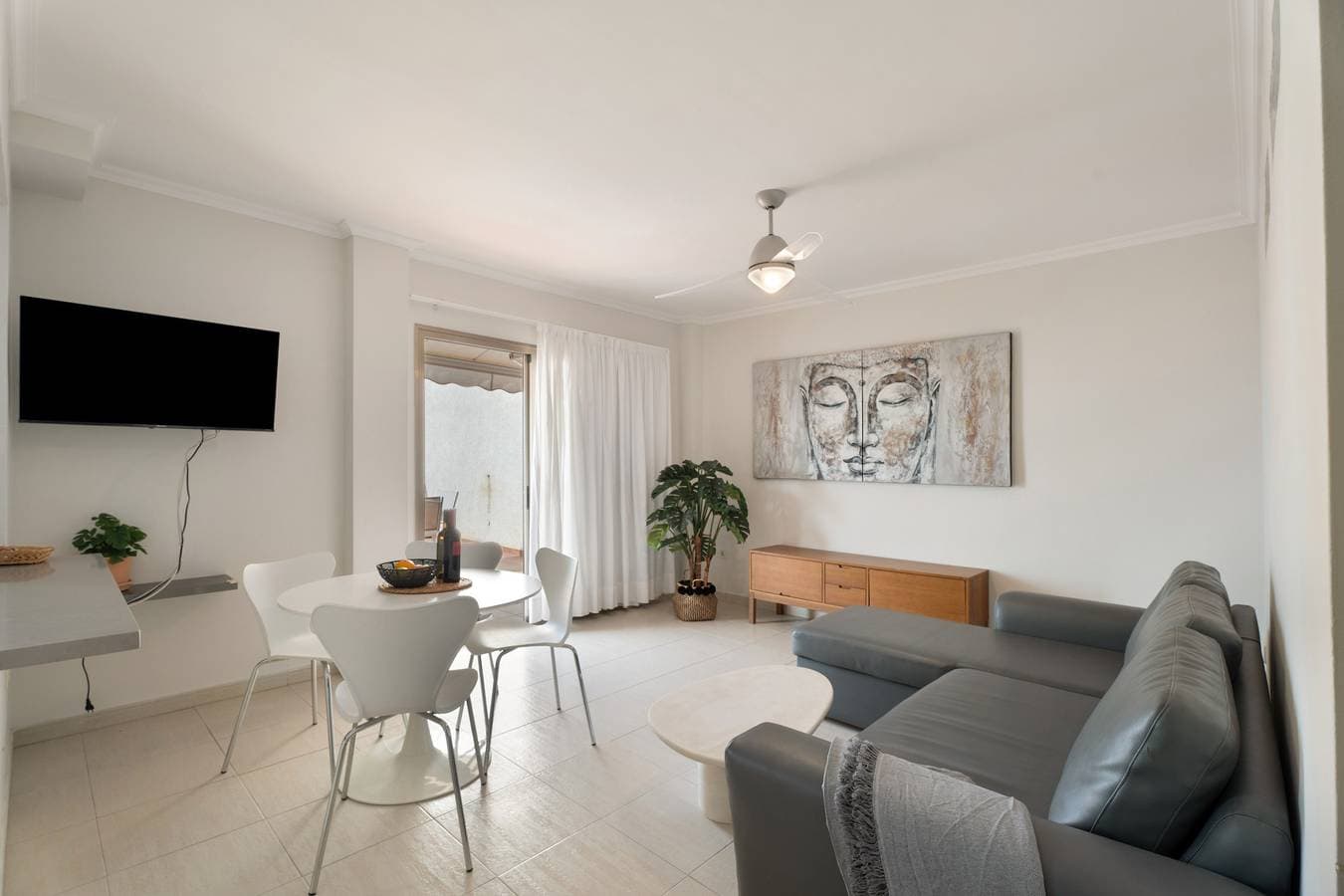 Foto 2 von 28: Ferienwohnung 'Ático Bellavista Alcalá' mit Privatterrasse und WLAN