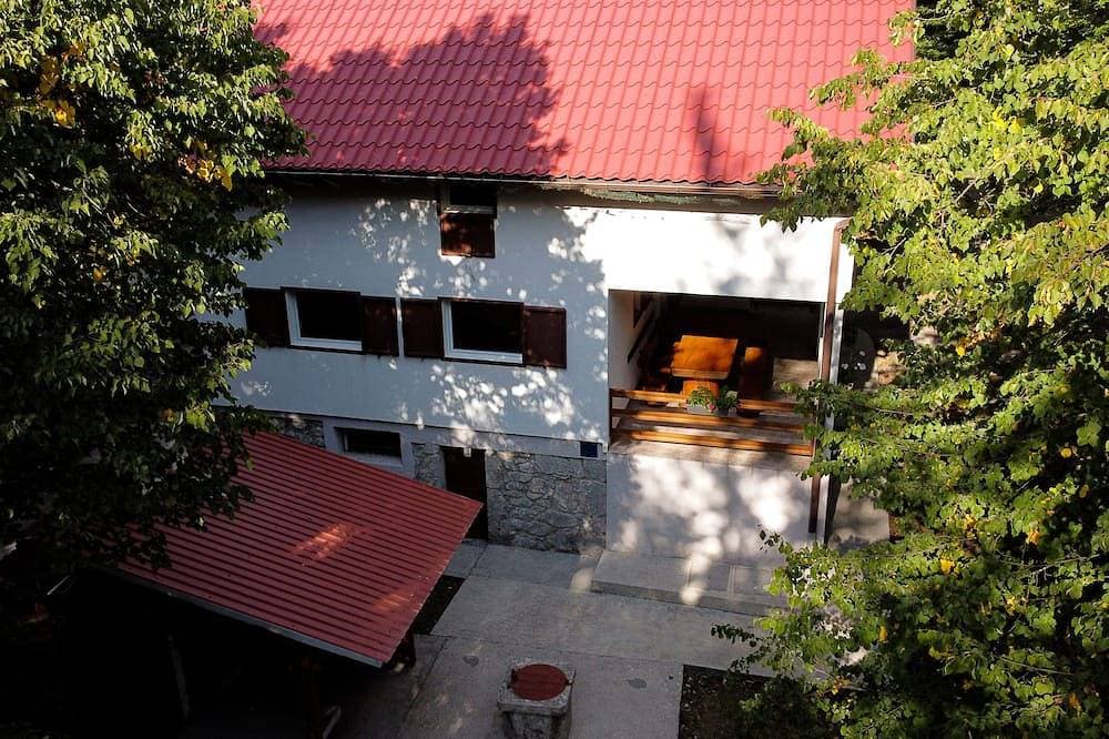 Foto 12 von 24: Berghaus mit Pool