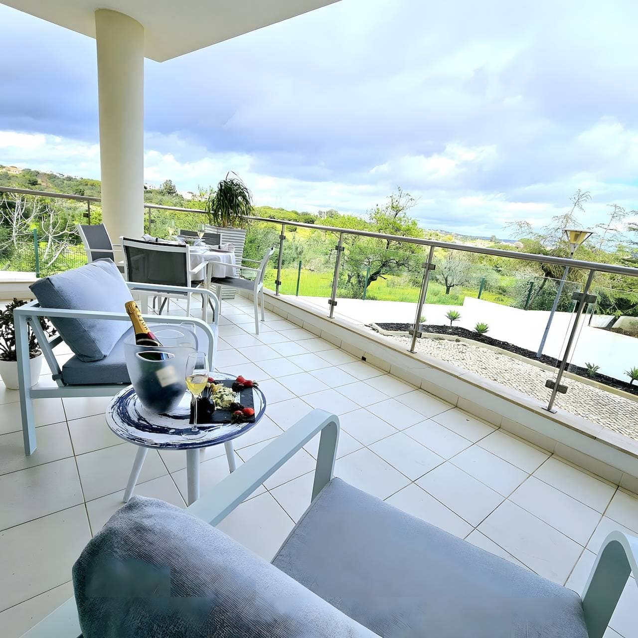 Foto 3 von 27: Ferienwohnung 'T1 Albufeira Tranquilidade' mit Gemeinschaftspool, Wi-Fi und Klimaanlage