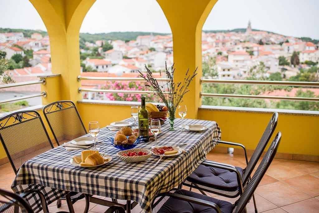 Ferienwohnung mit Terrasse und Meerblick 50 m von der Adria 1