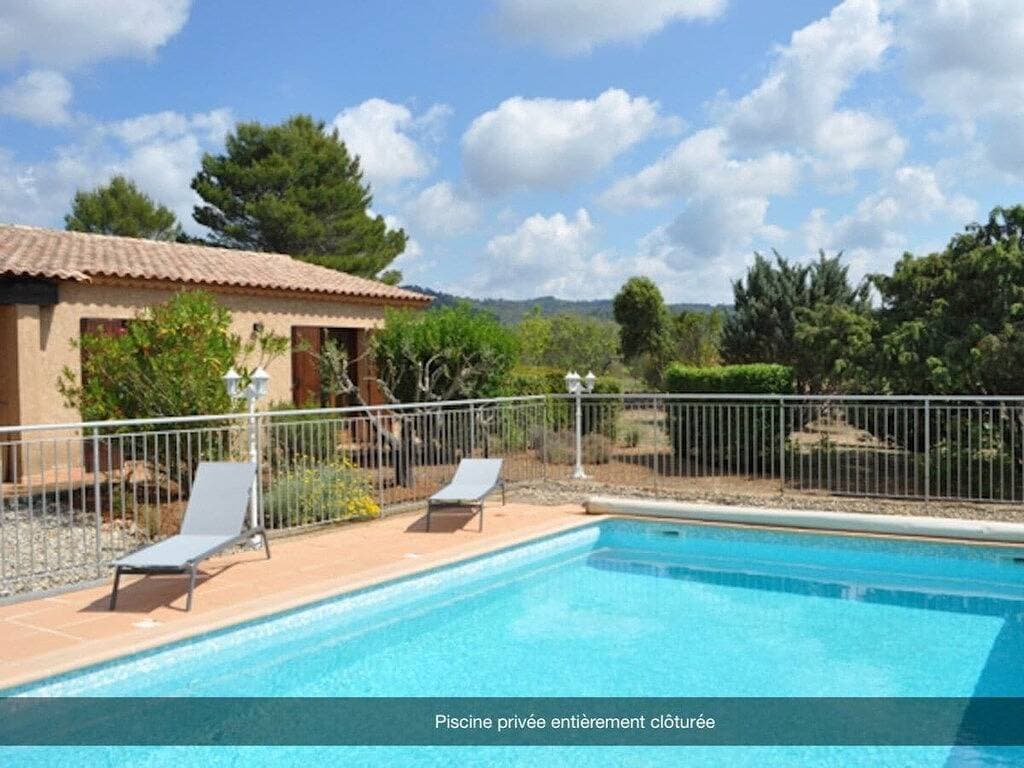 Ferienhaus in Cotignac mit Schwimmbecken 1