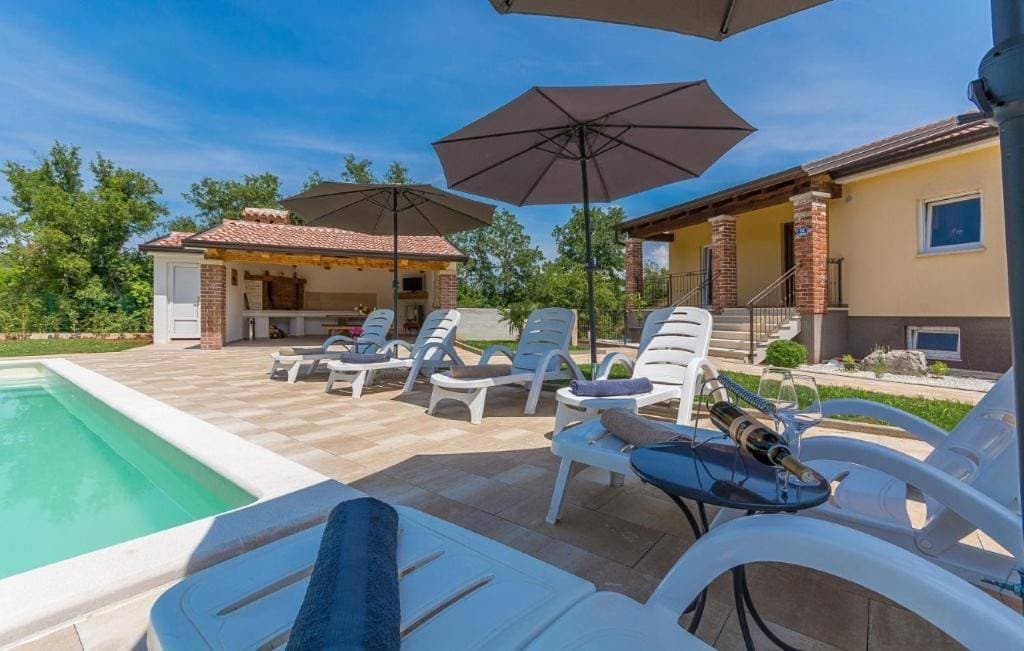 Foto 11 von 36: Villa with Private Pool