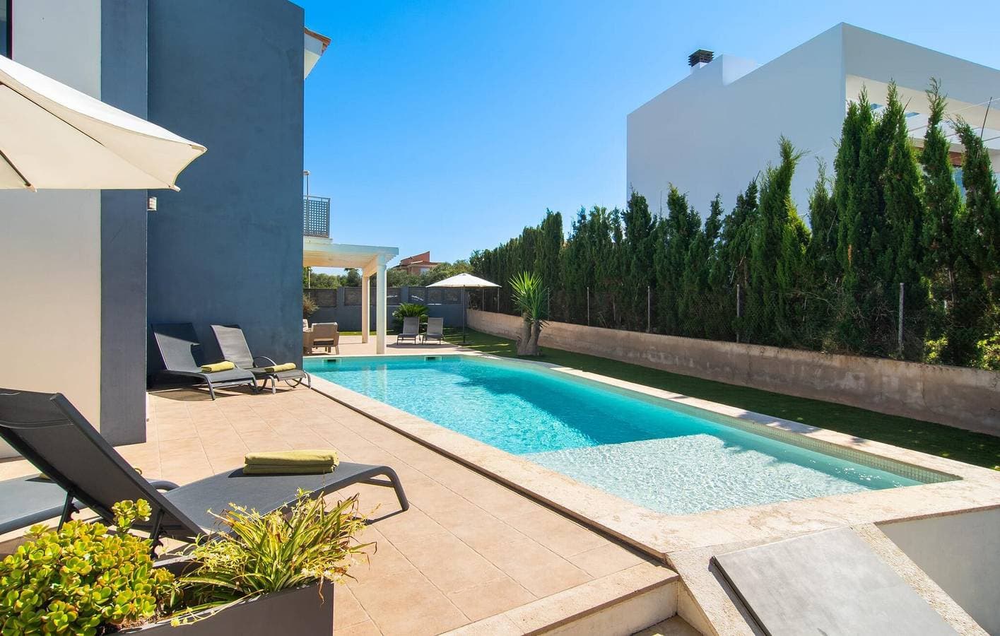 Foto 4 von 46: Appartement mit Meerblick, Pool, Terrasse und Grill - in der Nähe von Strand und Restaurants