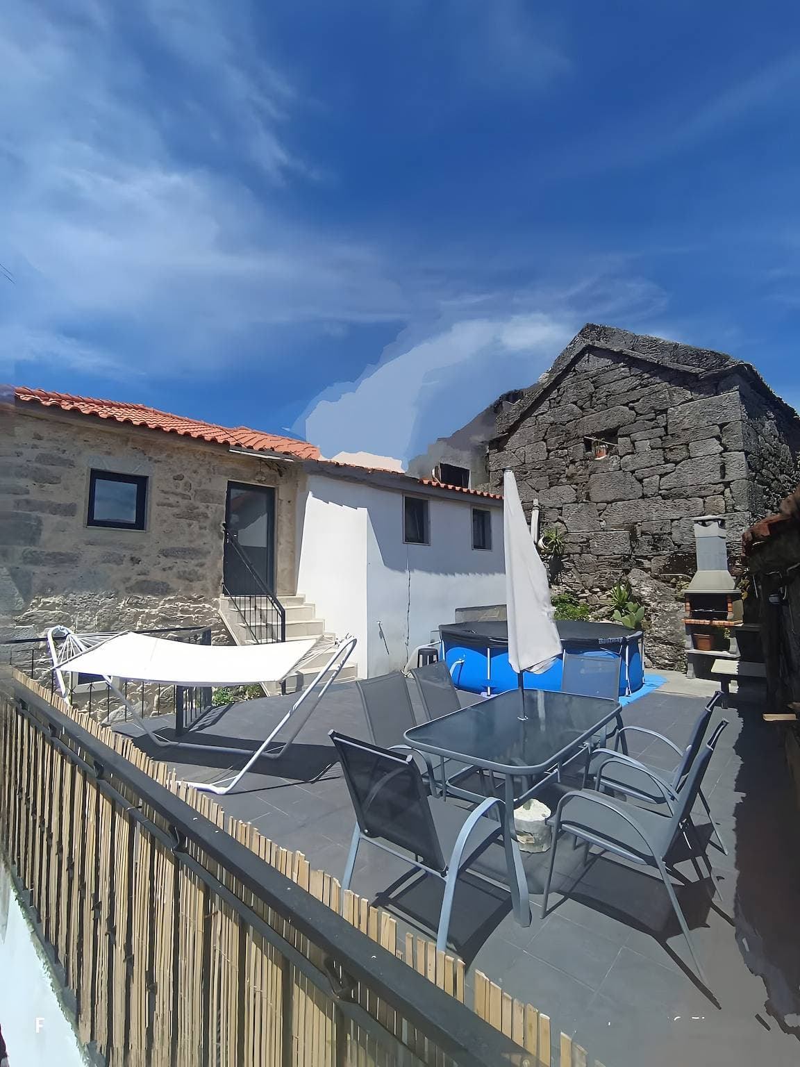 Foto 2 von 38: Ferienhaus 'Casaesquerda Cinza' mit Bergblick und WLAN