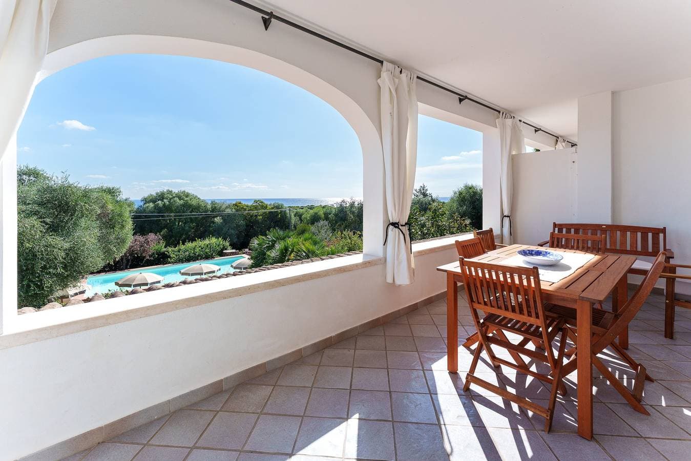 Foto 5 von 34: Ferienwohnung 'mamuthones' mit Meerblick, WLAN, Terrasse und Gemeinschaftspool