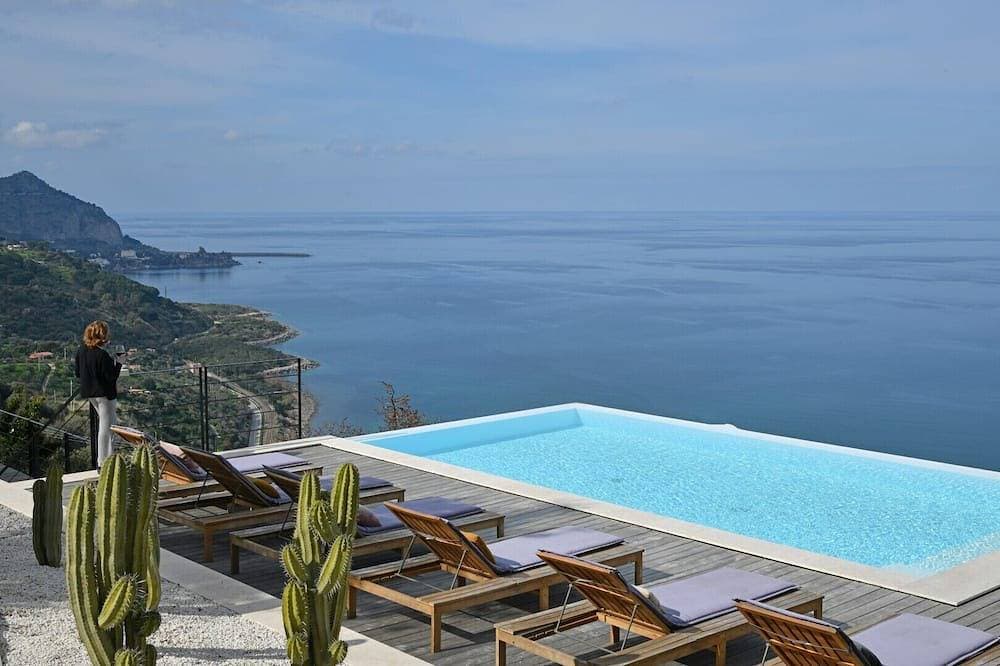 Villa Luna 8 1