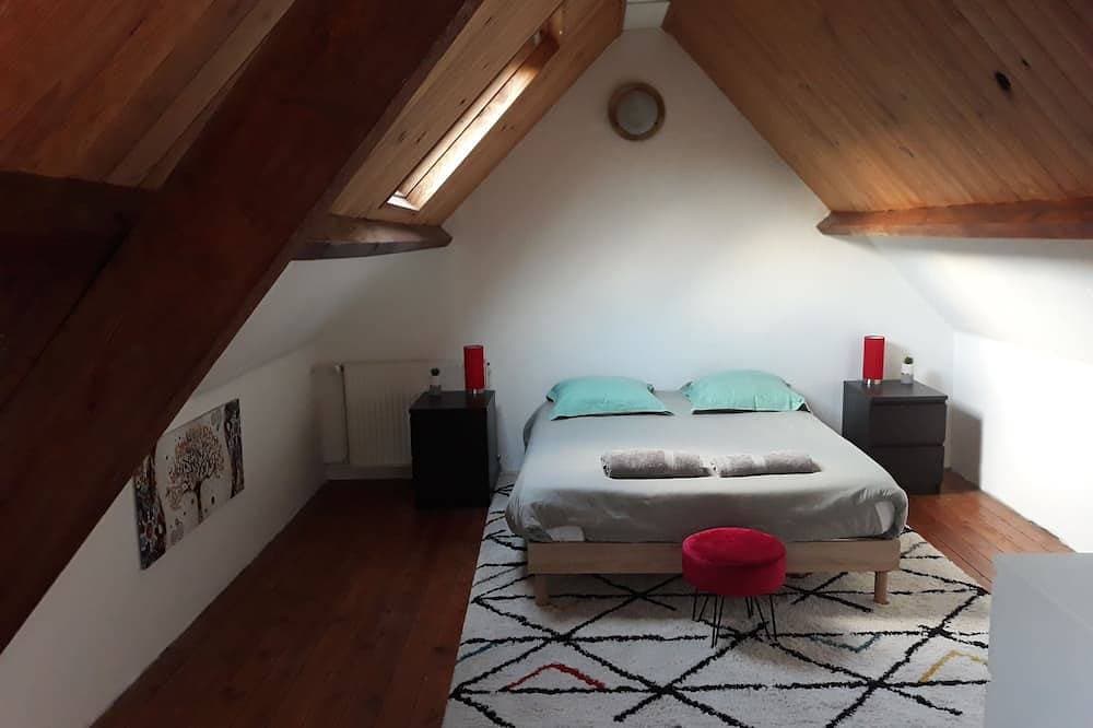 Foto 2 von 12: L'escale Arquaise, Das Haus mit einem Blumengarten