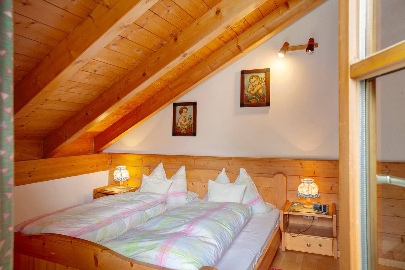 Foto 5 von 33: Ferienwohnung 'Waxenstein' mit Bergblick, Balkon und WLAN