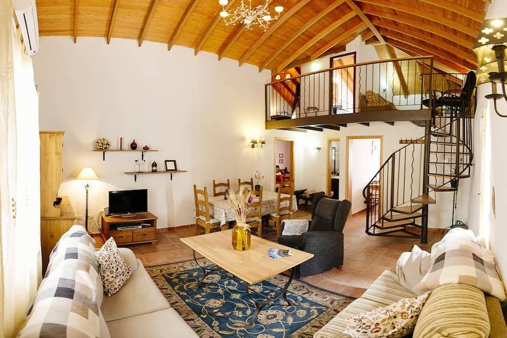 Foto 1 von 28: Schönes traditionelles Haus in ländlicher Umgebung