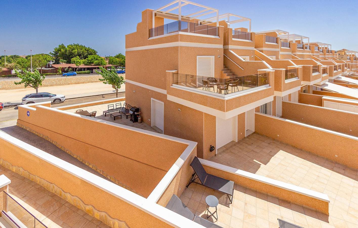 Appartement am Strand mit Parkplatz, Pool, Terrasse und Internet 1