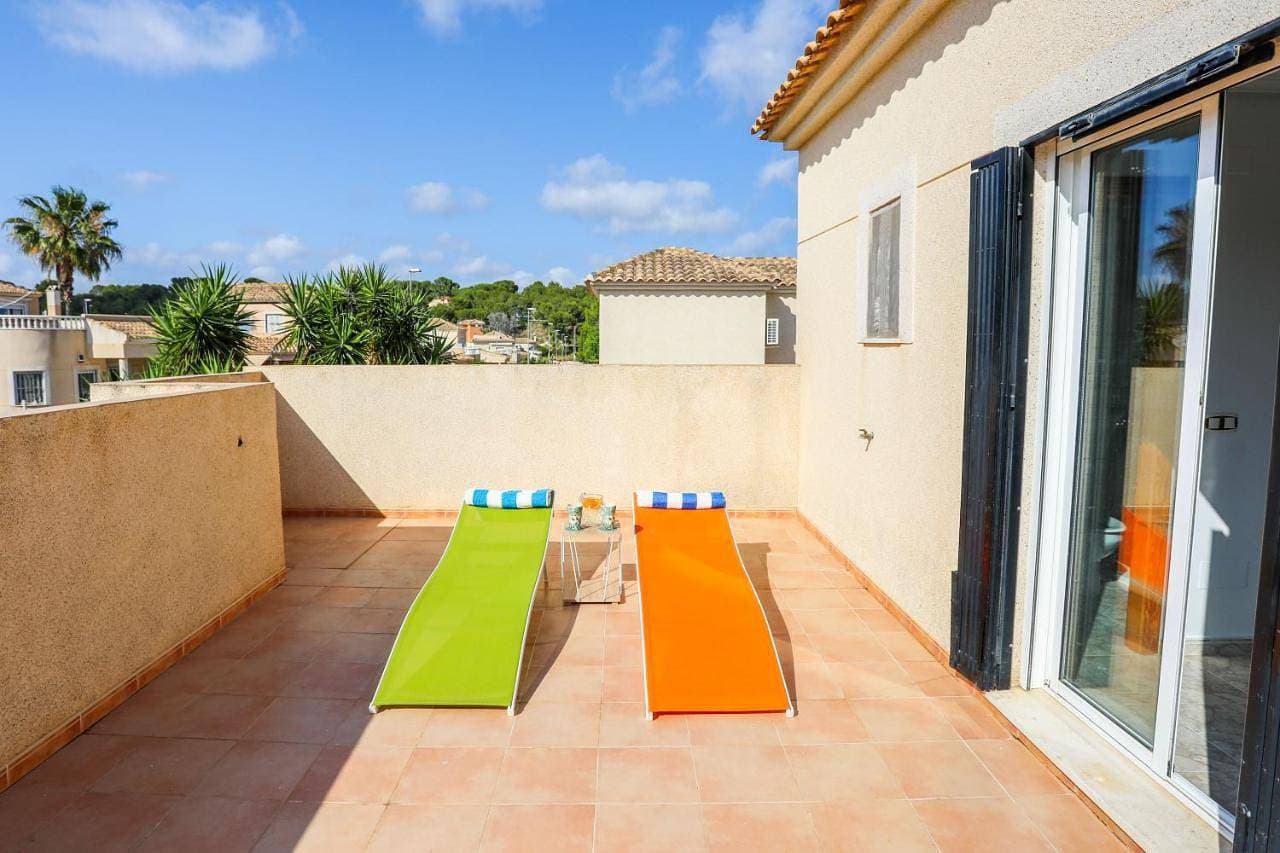 Foto 4 von 51: Three-Bedroom Villa