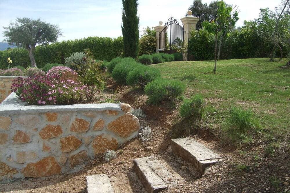 Foto 8 von 30: Montauroux 30mn von Cannes Wohnung Anlage Terrasse Garten Privater Pool