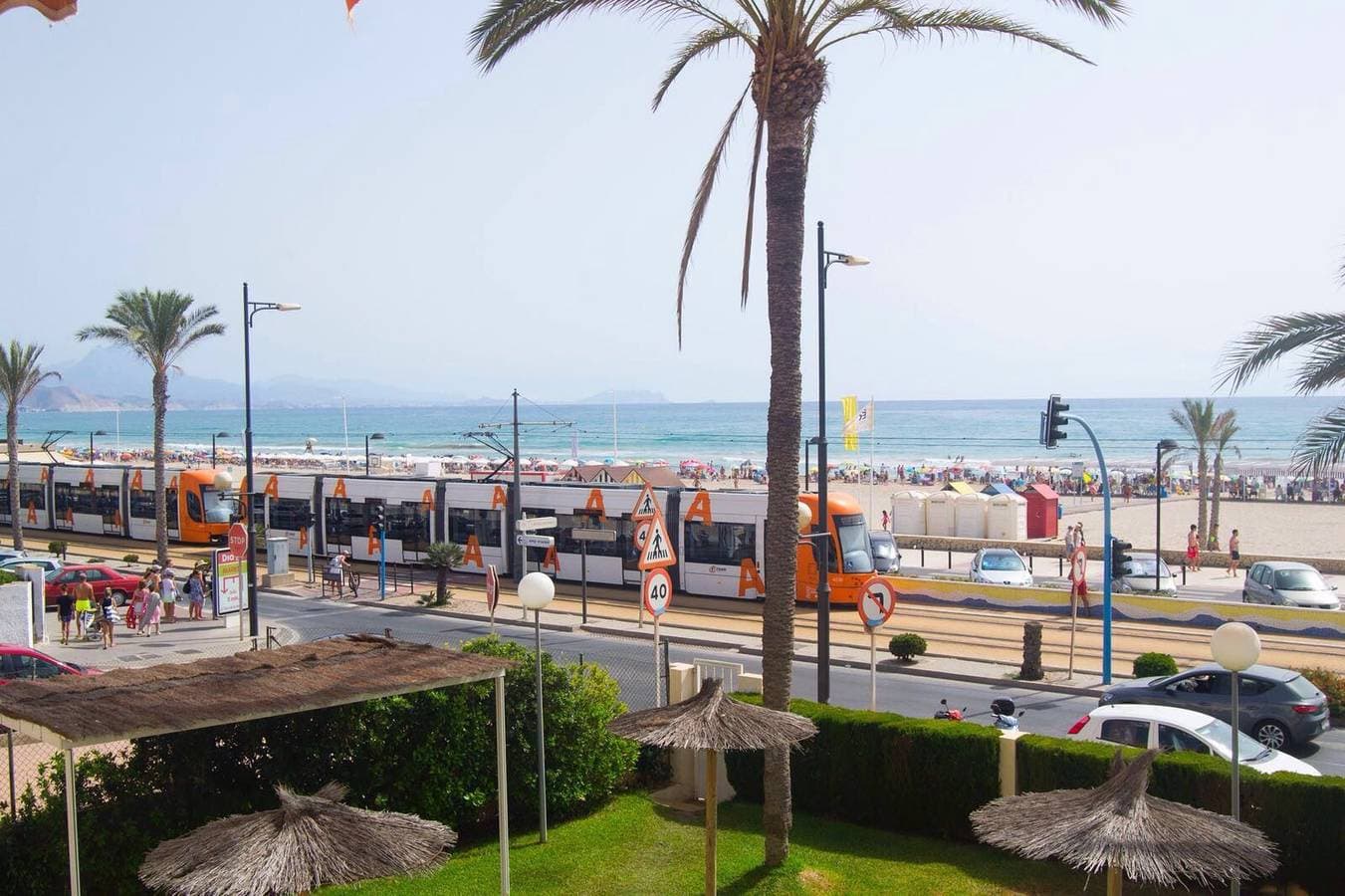 Foto 7 von 32: Ferienwohnung '1a Linea San Juan Alicante' mit Meerblick, WLAN und Klimaanlage