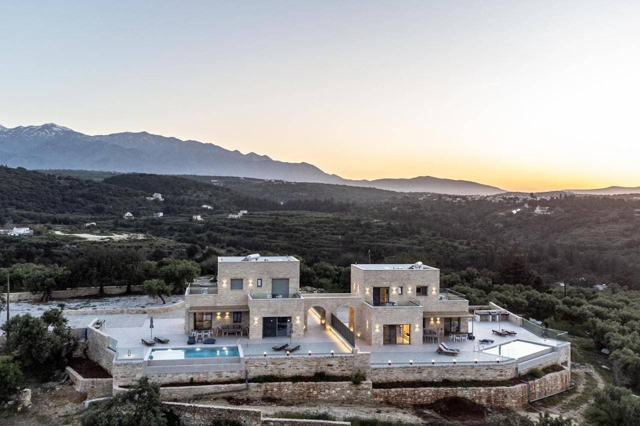 Carob Luxury Villas 1