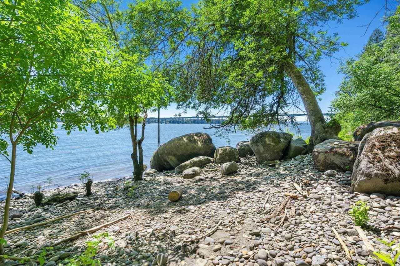 The Riverfront Retreat-Woods Landing 1