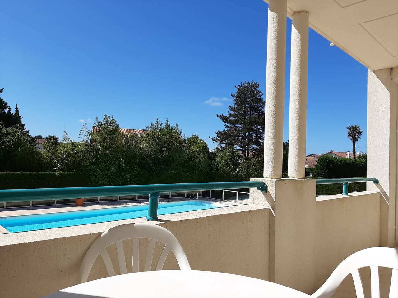 T2 Wohnung mit Terrasse 10m vom Golf 1